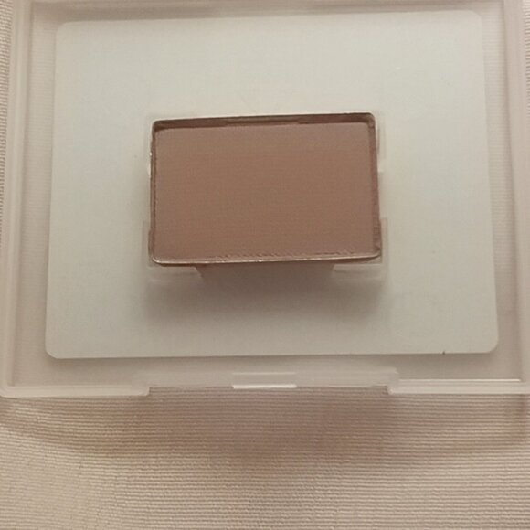 Mary Kay Sienna Eyeshadow - Picture 1 of 2